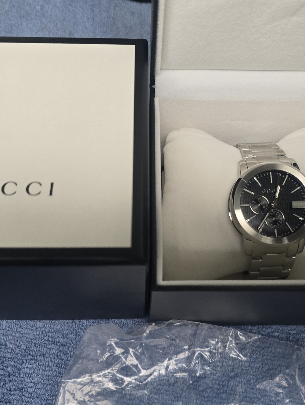 Gucci G-Chrono Silver Stainless Steel Chronograph Watch with Black Dial - Picture 3 of 7